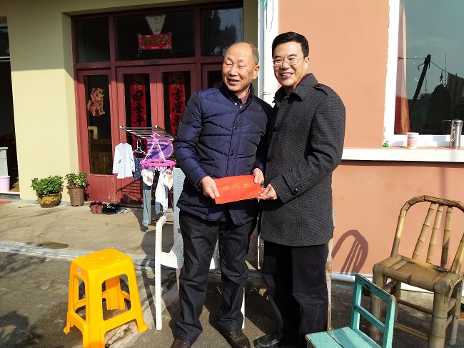 慰问劳模.jpg