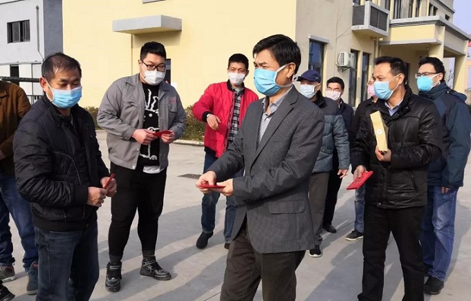2月5日市总工会周松宽主席到舟山市东方环保科技有限公司慰问处理医疗垃圾一线职工2.jpg