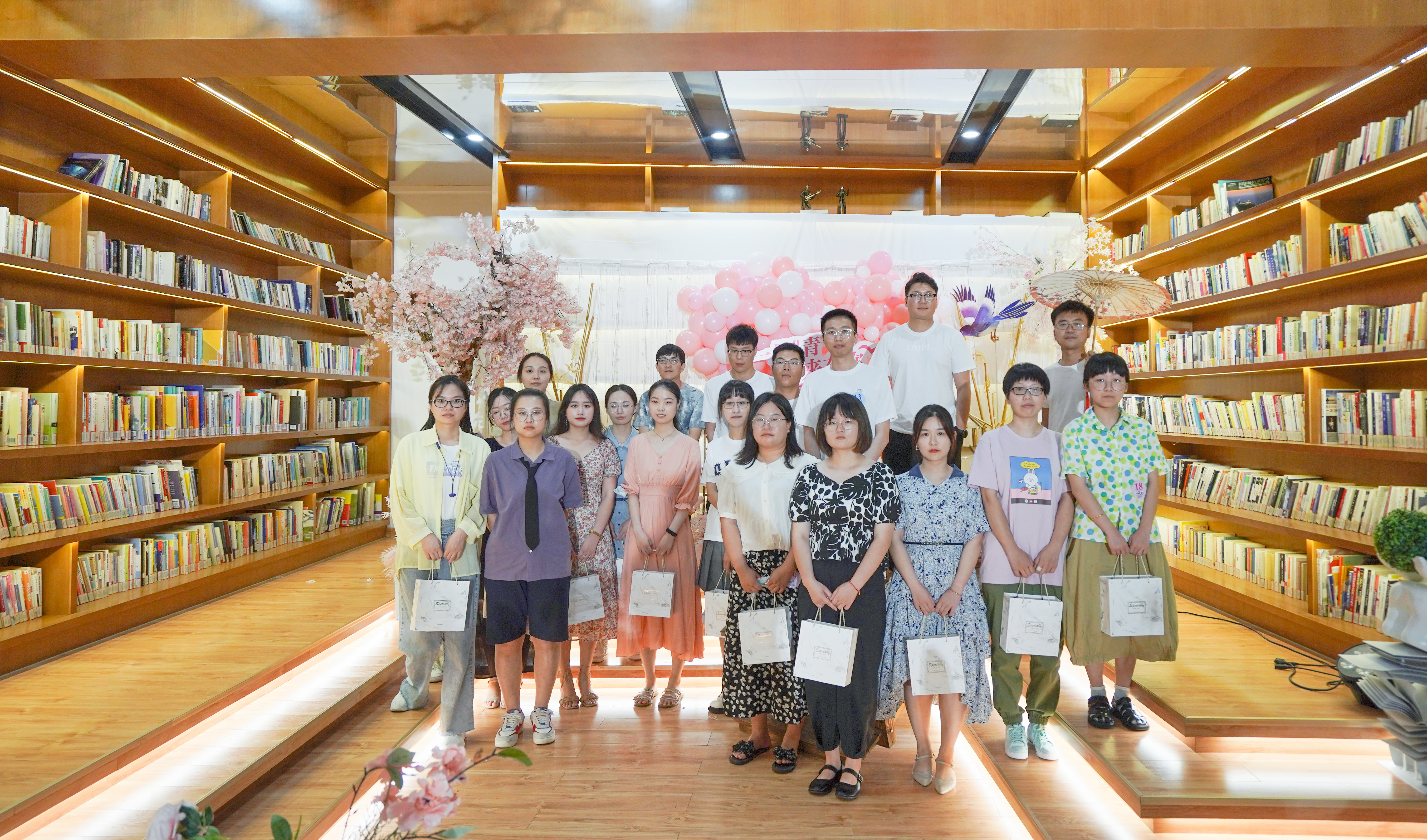2022.7.30（陈雪芬）浪漫七夕 “工会有约”单身青年职工交友联谊活动中海油七夕专场甜蜜举办1.jpg